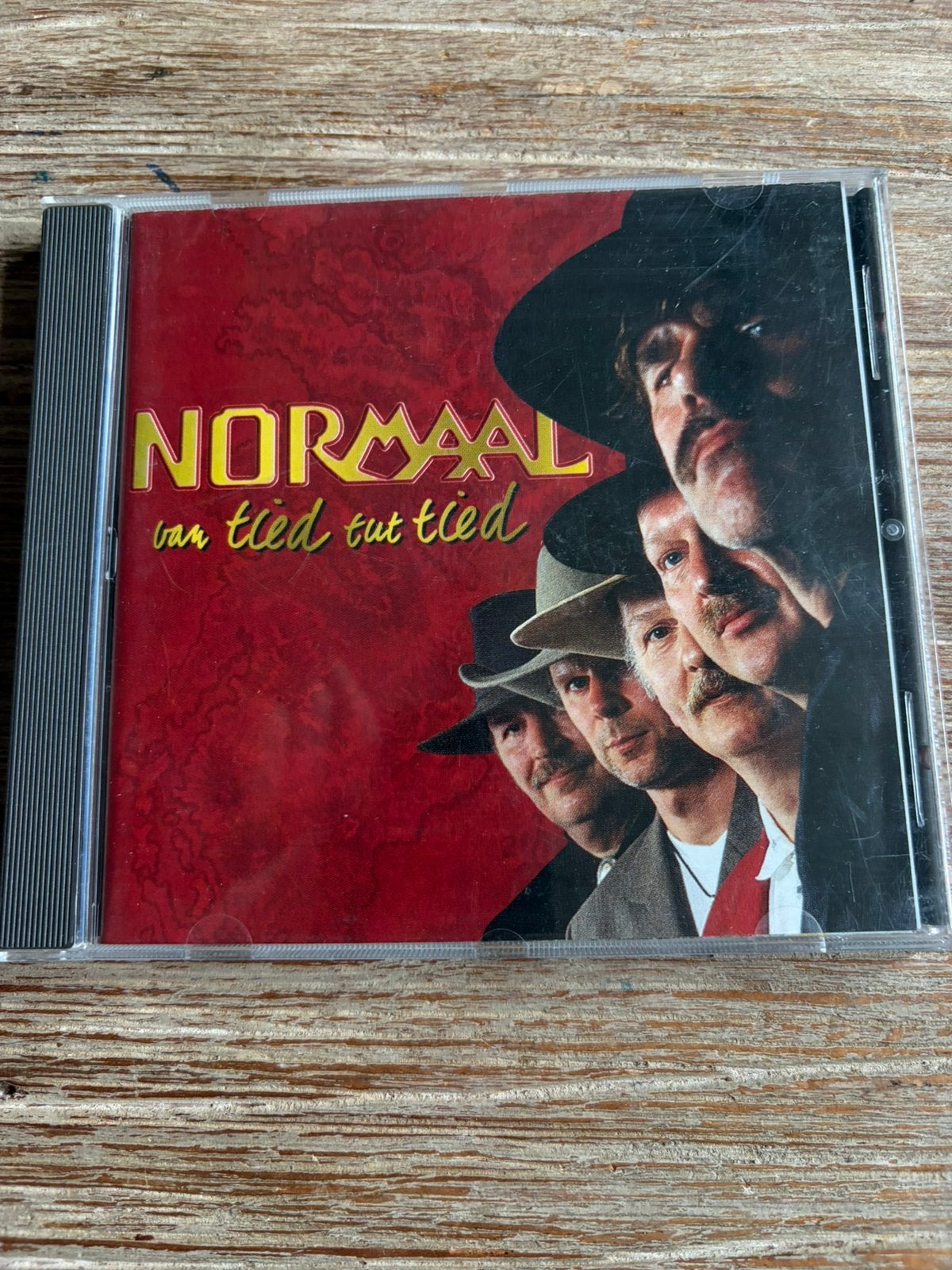 Normaal - Van Tied Tot Tied CD gesigneerd door de band, Cd's en Dvd's, Ophalen of Verzenden, Gebruikt, Levenslied of Smartlap
