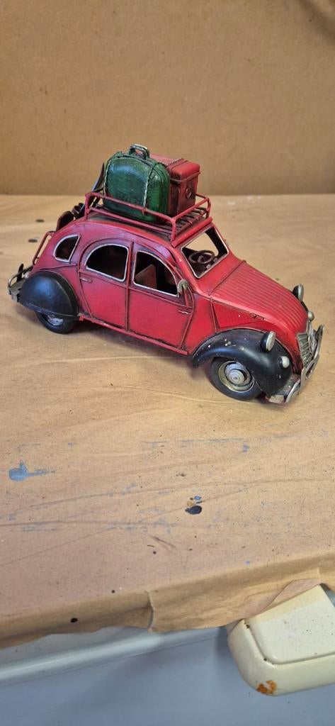 Vintage metalen modelauto met bagage en ski's, Ophalen of Verzenden, Gebruikt, Auto, Overige merken