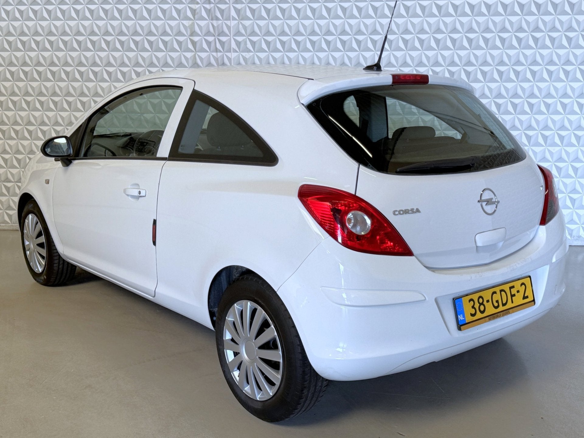 Opel Corsa 1.4-16V Enjoy met échte P-R-N-D- AUTOMAAT ! (200, Auto's, 15 km/l, Gebruikt, Origineel Nederlands, Bedrijf