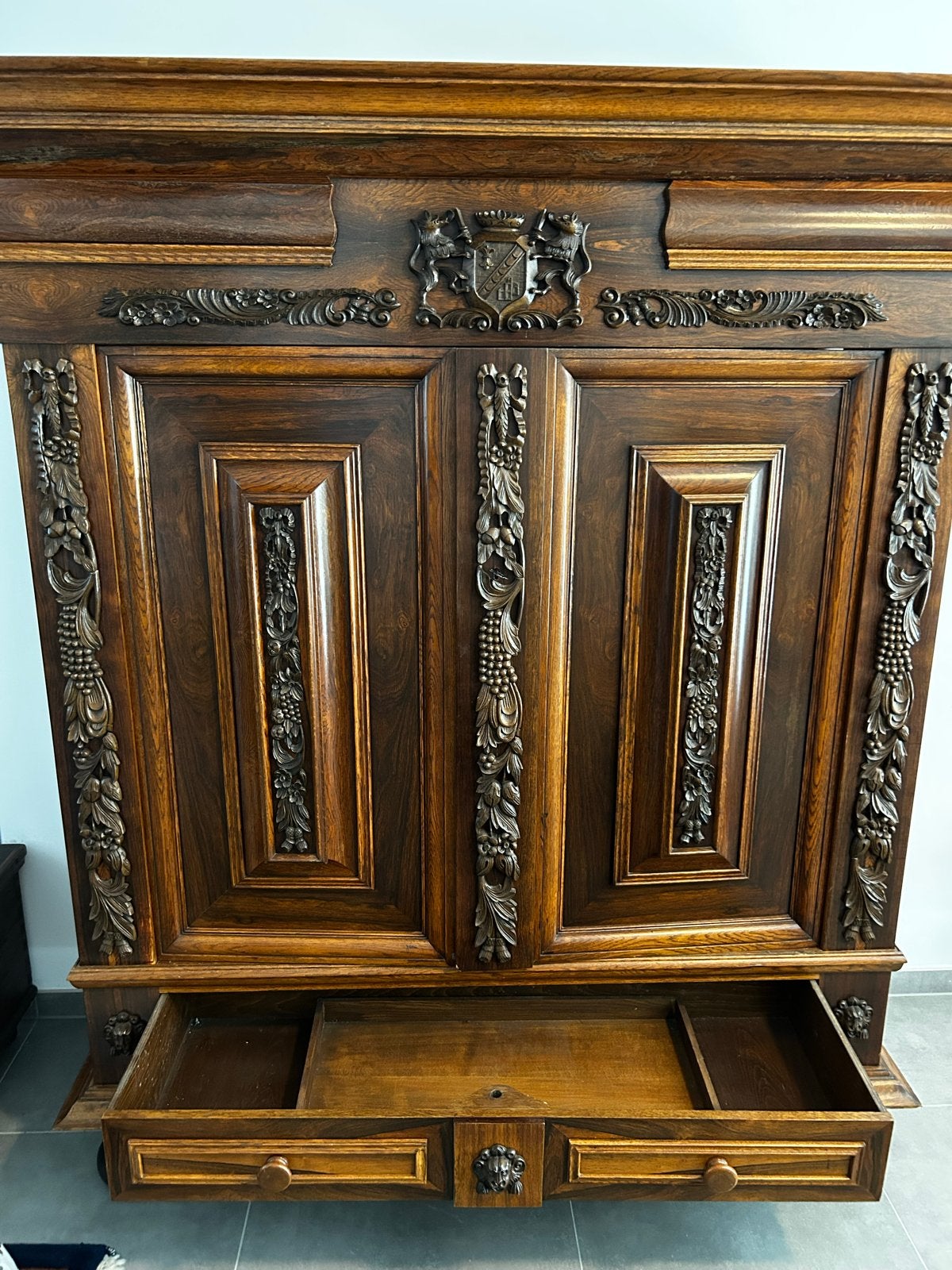 ANTIEKE DEKENKAST | Oud-Hollands | Houtsnijwerk | Amsterdam, Ophalen