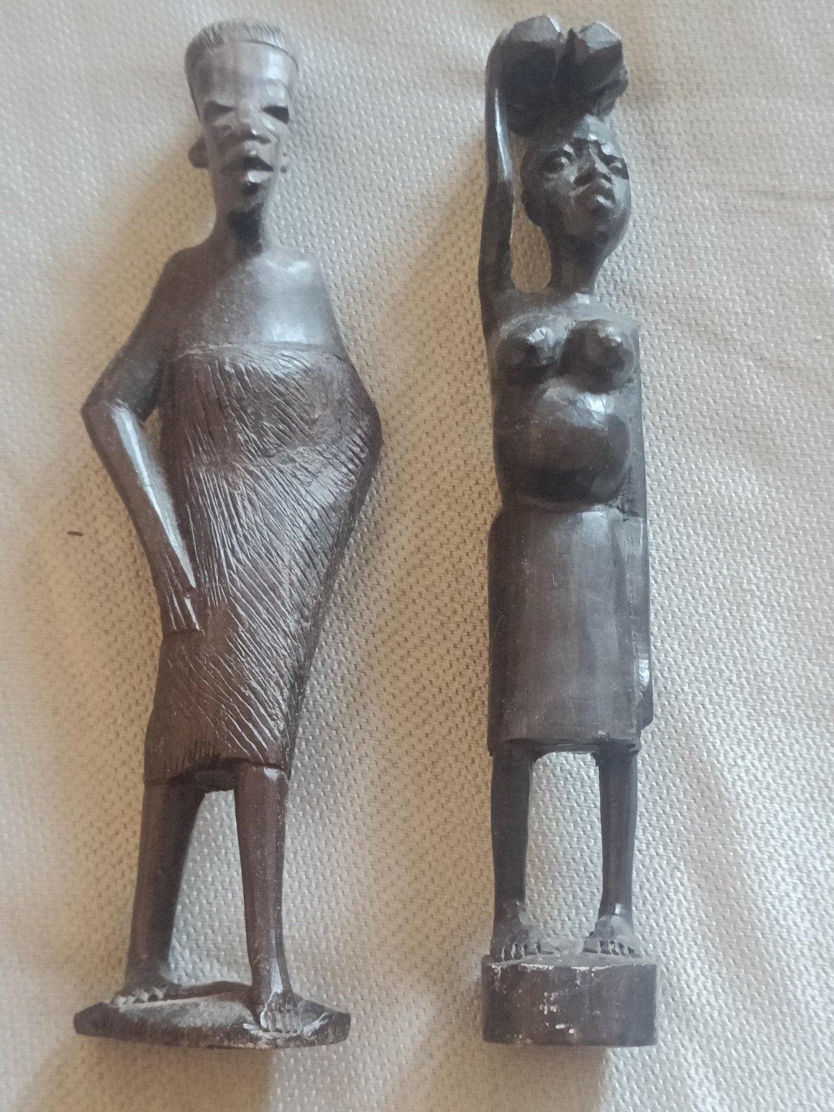 Set van 2 Afrikaanse houten beelden - Man en Vrouw, Antiek en Kunst, Ophalen of Verzenden, Handgemaakt, 20 - 50 cm, Beeld