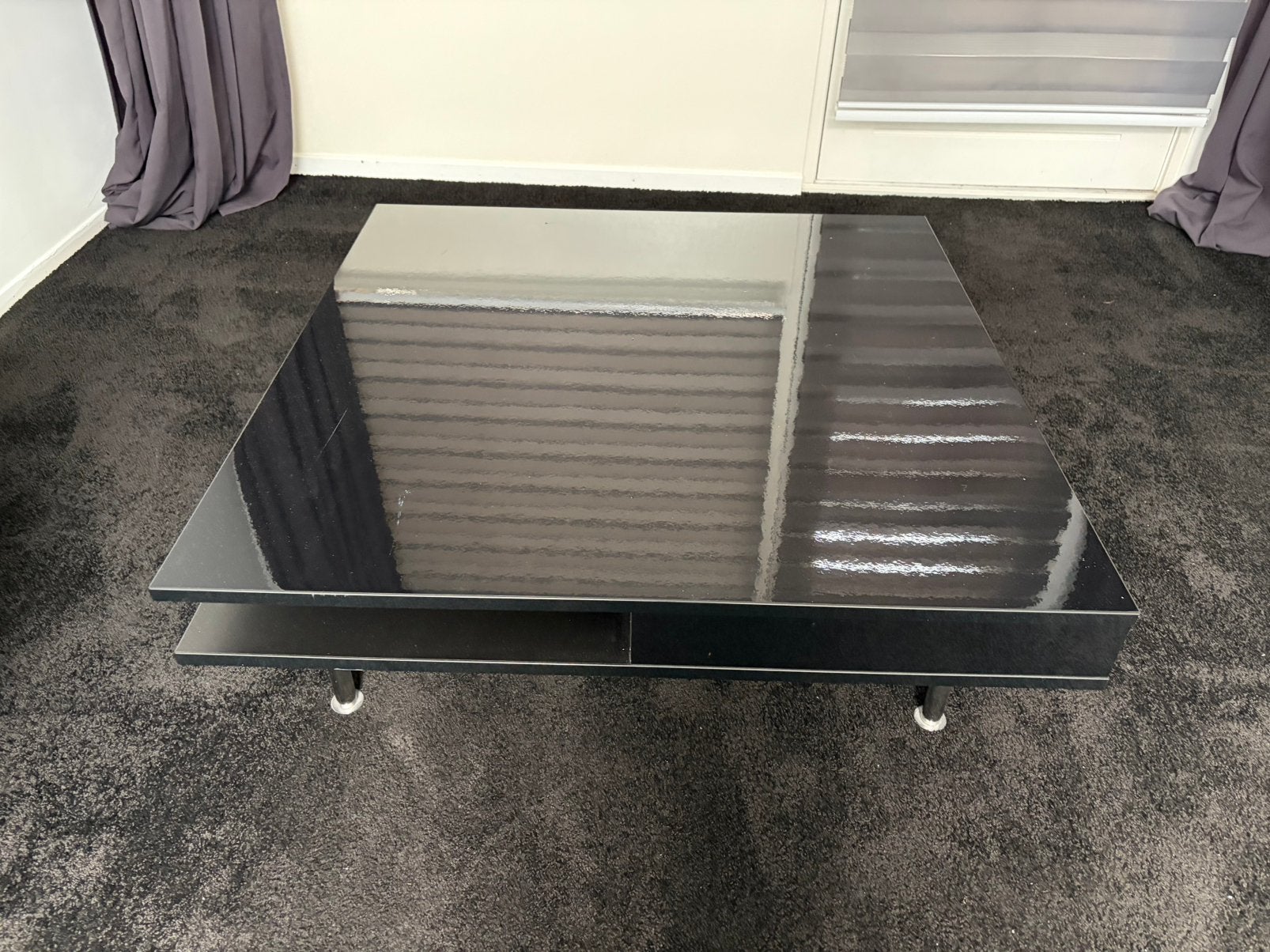 Zwarte bijzettafel, Ophalen, Minder dan 55 cm, Vierkant, Zo goed als nieuw