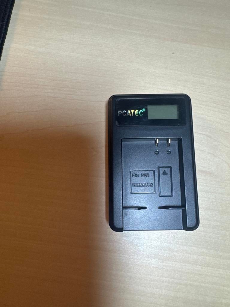 PCATEC Universele Digitale Camera Batterijlader, Ophalen of Verzenden, Gebruikt