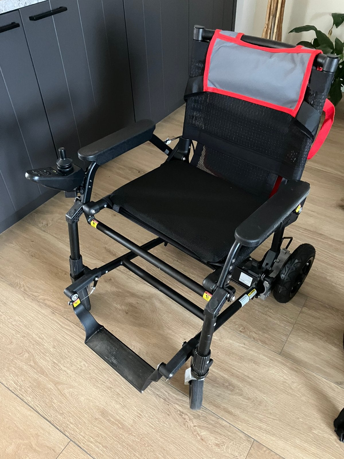 Splitrider black edition, Ophalen, Zo goed als nieuw, Elektrische rolstoel
