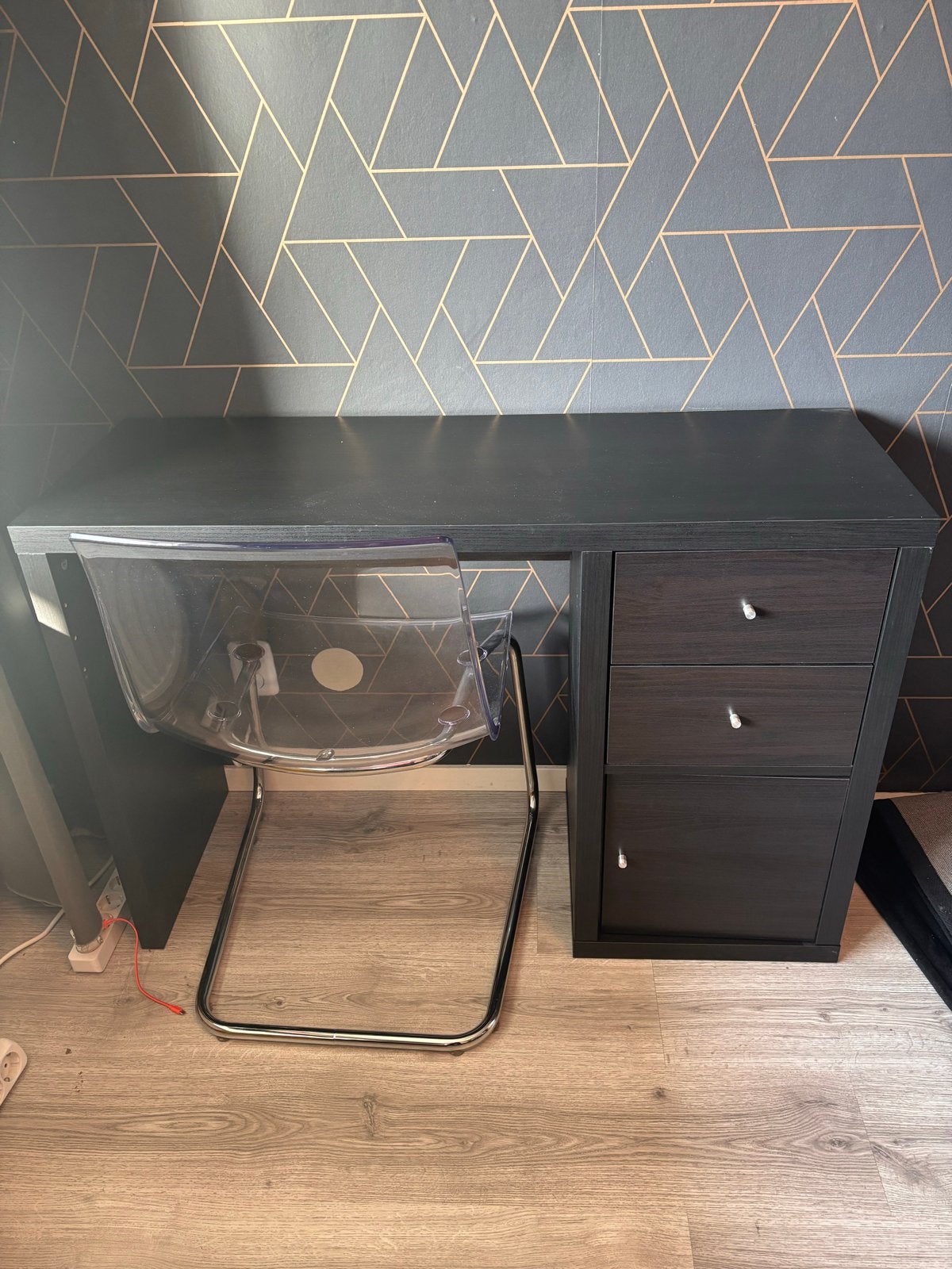 Donke bureau met lades en kastje met stoel, Ophalen, Gebruikt, Met lades, Spaanplaat of MDF