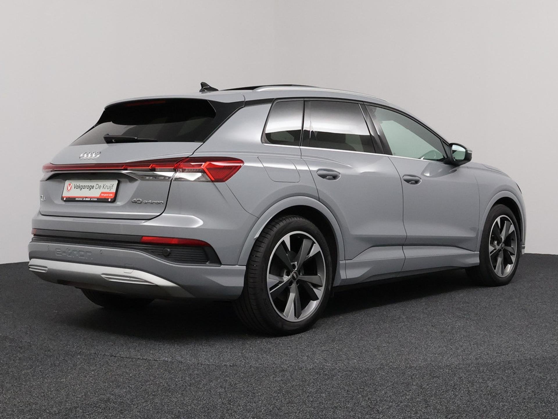 Audi Q4 e-tron 40 S edition 77 kWh | SoH 95,9% | Panoramadak, Auto's, Automaat, Dealer onderhouden, Gebruikt, Zwart
