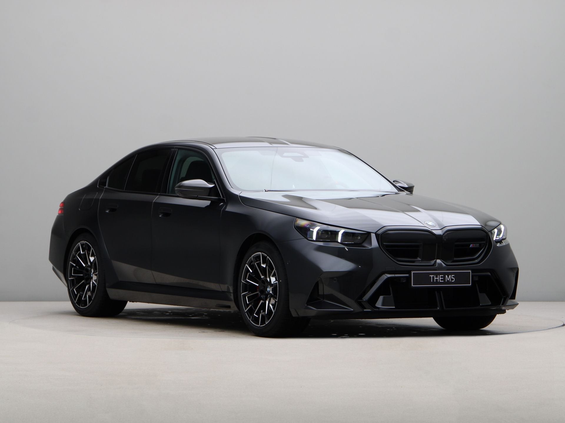 BMW M5 Sedan (bj 2026, automaat), Auto's, Automaat, 4395 cc, Overige brandstoffen, 23 km/l