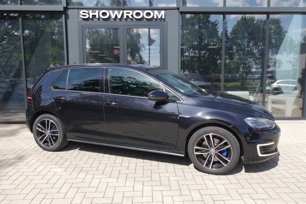 Volkswagen Golf 1.4 TSI GTE STOELVERW CAM LEDER, Gebruikt, 4 cilinders, 150 pk, Zwart