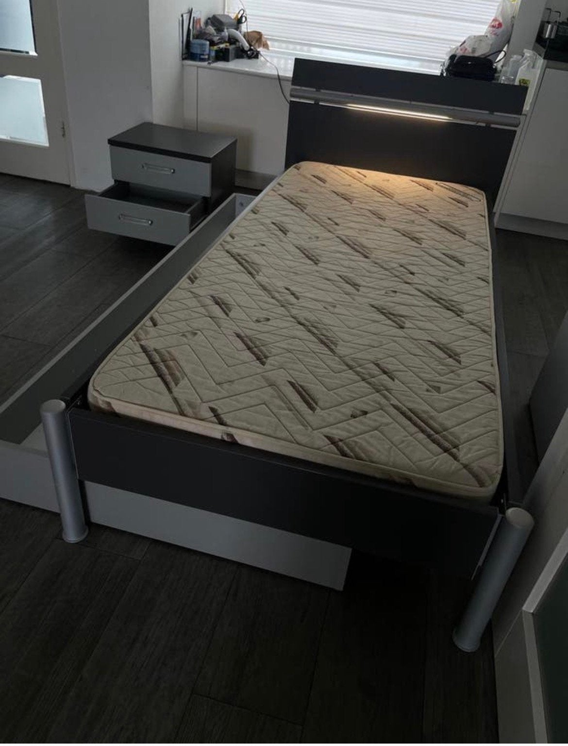 Modern Morres Uniek eenpersoonsbed, Ophalen, 90 cm, Eenpersoons, Zo goed als nieuw