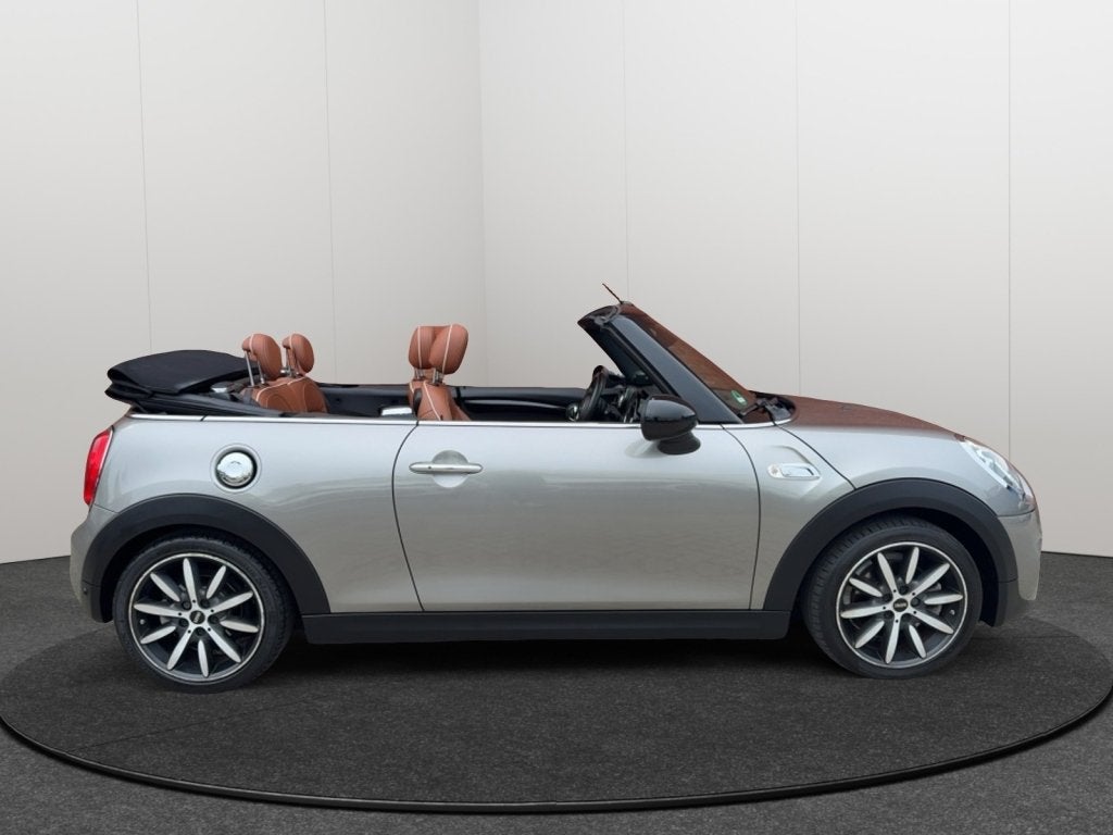 MINI Cabrio 2.0 Cooper S Chili Serious Business Automaat 192, Auto's, Gebruikt, Euro 6, 4 stoelen, Bedrijf