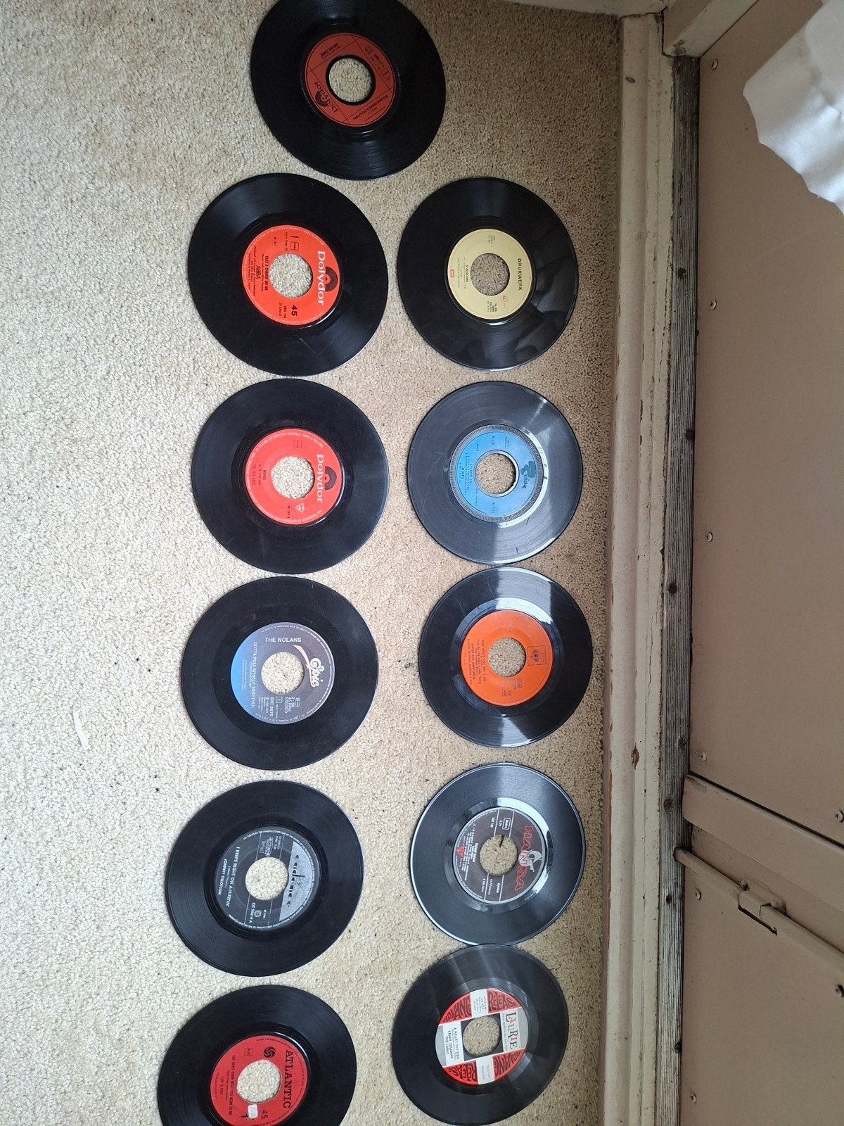 11 losse singeltjes, Cd's en Dvd's, Ophalen