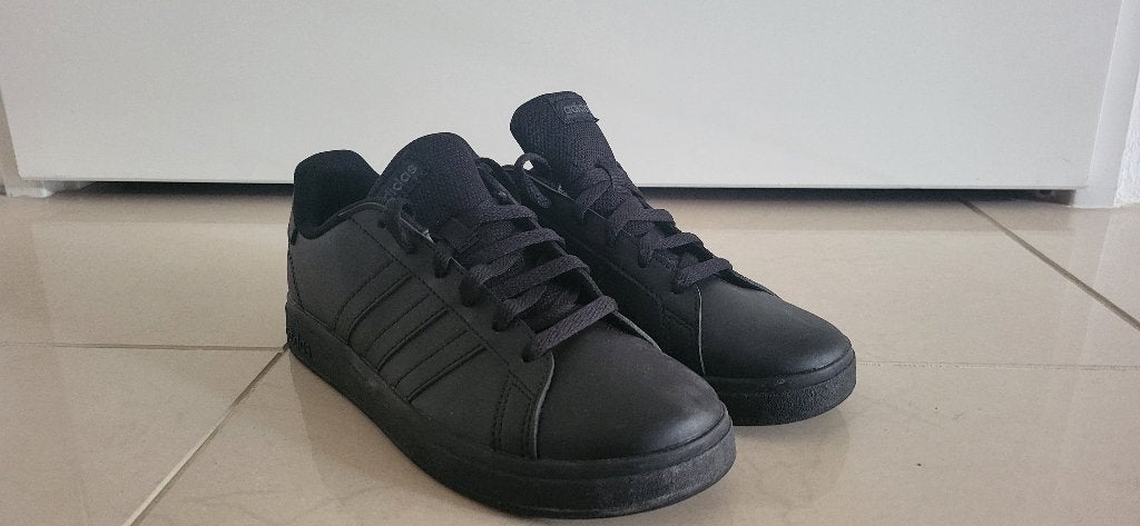 Adidas sneakers zwart maat 38 - nette staat, Adidas, Sportschoenen, Ophalen of Verzenden, Zo goed als nieuw