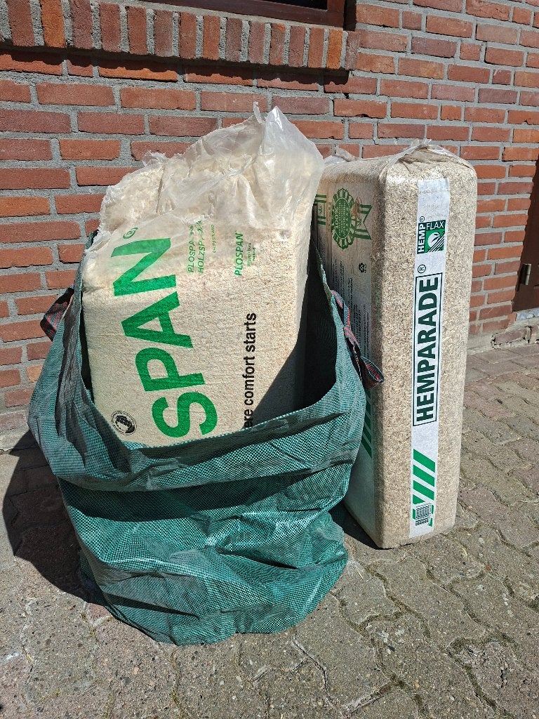 Aangeboden Hemparade,Plospan zaagsel in 272 Liter tuinzak, Ophalen, Zo goed als nieuw, Overige diersoorten
