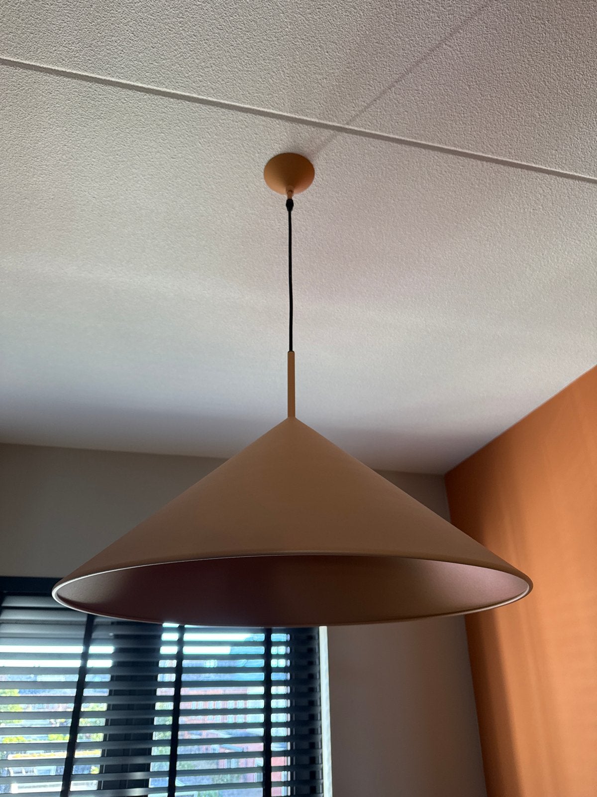 Moderne Hkliving hanglamp - oranje conische vorm, Ophalen, Zo goed als nieuw, Metaal, E27 (groot)