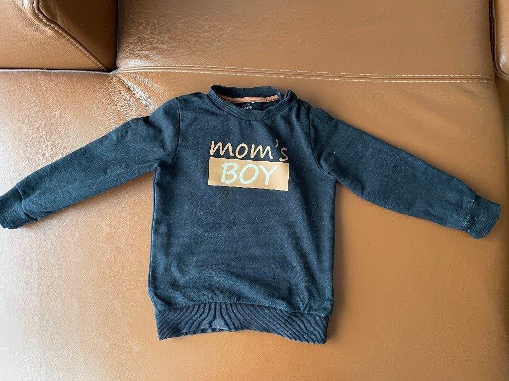 Prenatal babytruitje Mom's boy zwart maat 98, Kinderen en Baby's, Gebruikt, Trui of Vest, Ophalen of Verzenden, Prenatal