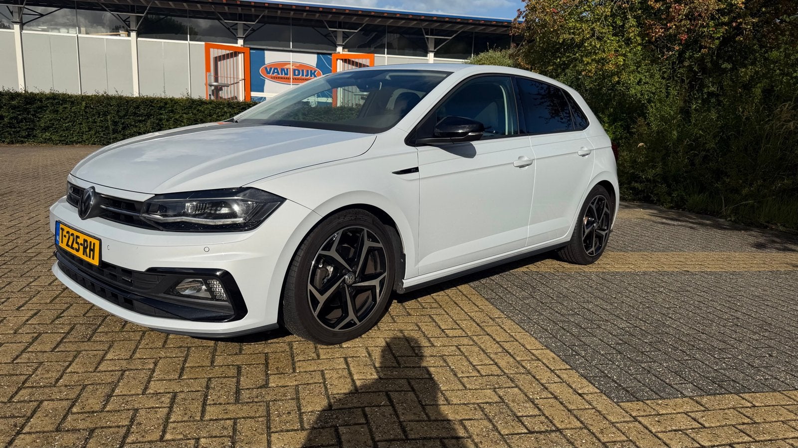 Volkswagen Polo 1.0 TSI Highline Business R-Line — 2019, Auto's, Voorwielaandrijving, Stof, Zwart, Handgeschakeld