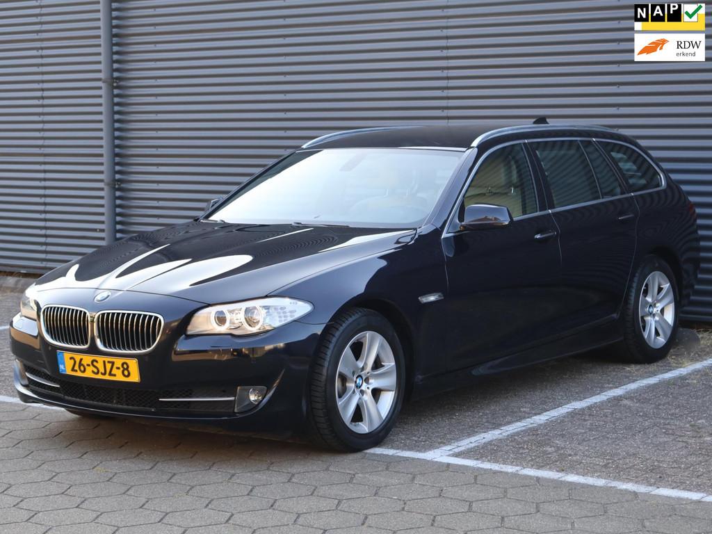 BMW 5-serie Touring 528i High Executive|Leder|Keyless|Dealer, Automaat, Euro 5, Achterwielaandrijving, Gebruikt