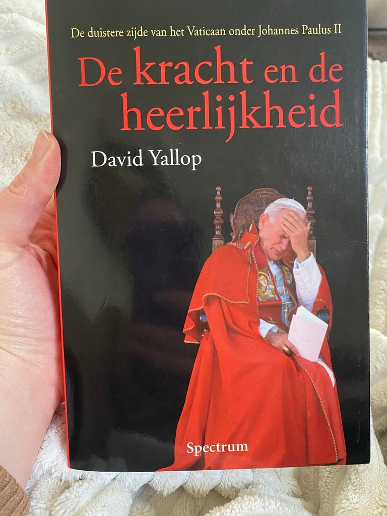 De kracht en de heerlijkheid - David Yallop, Ophalen of Verzenden, Zo goed als nieuw, Christendom | Katholiek
