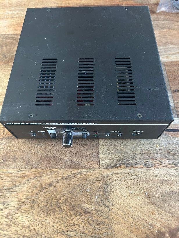 ButtKicker Amplifier BKA-130-Ci BKA130, Overige merken, Ophalen of Verzenden, Minder dan 60 watt, Gebruikt