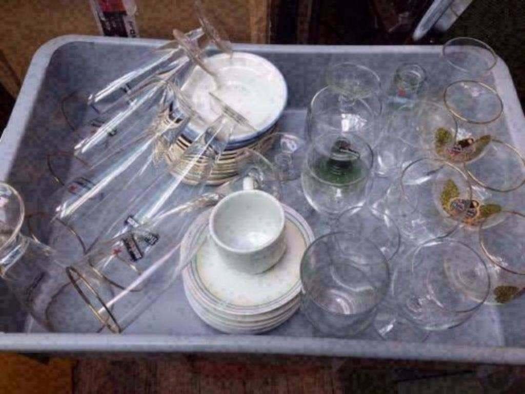 Diverse Heineken bierglazen en wijnglazen en schoteltjes., Ophalen, Gebruikt, Glas of Glazen, Heineken