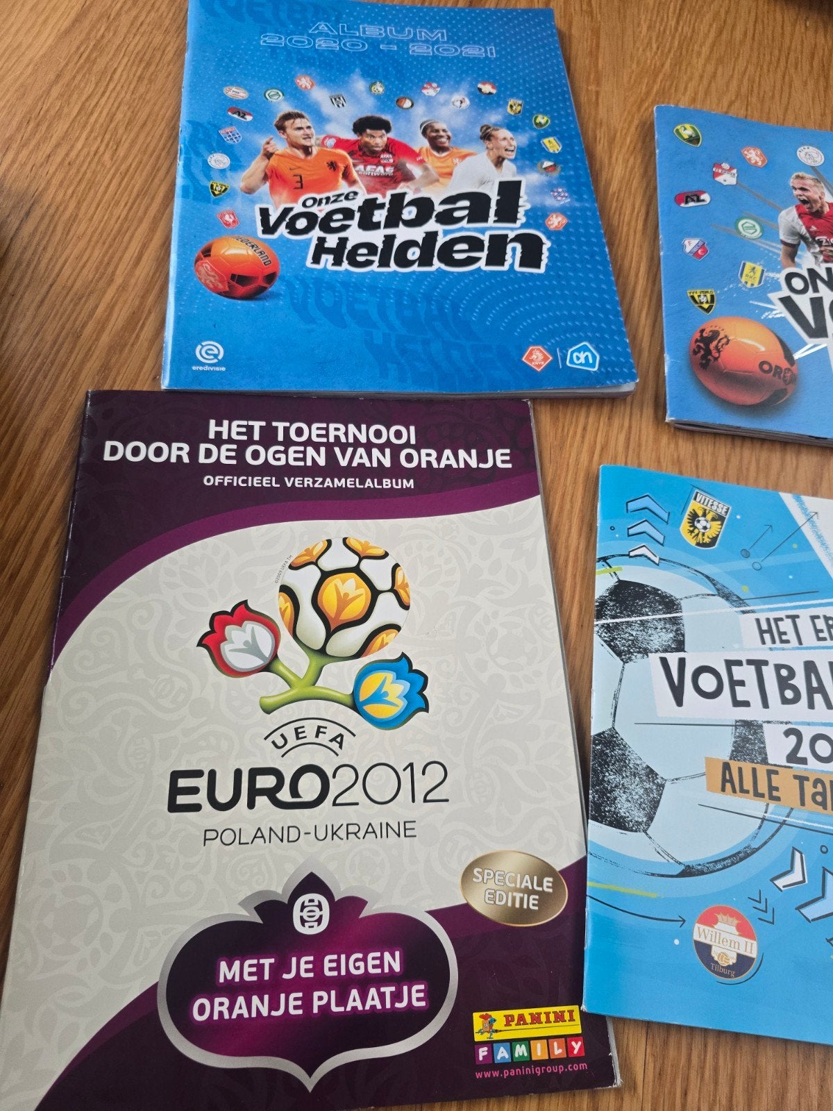 Voetbalplaatjes Albums - Diverse Edities, Verzamelen, Ophalen of Verzenden, Gebruikt, Overige binnenlandse clubs, Boek of Tijdschrift