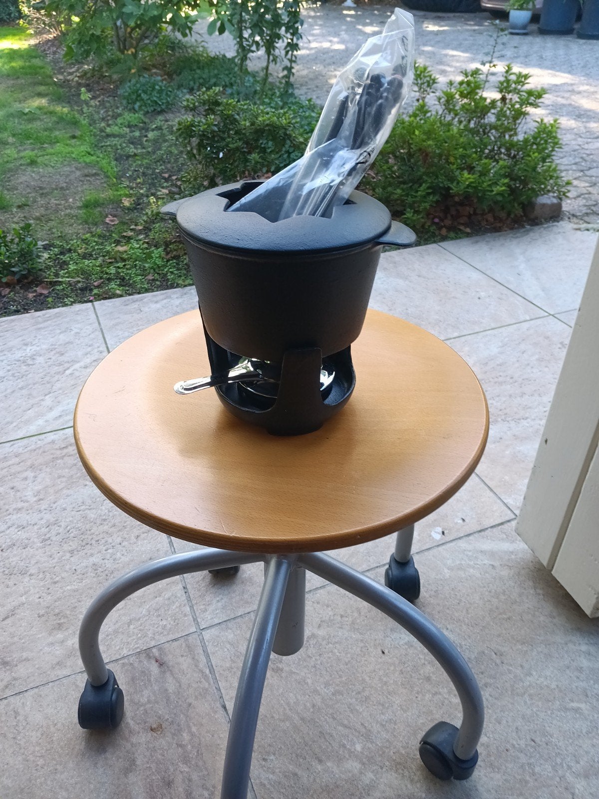 Fondueset van gietijzer. Nieuw in de doos, Overige materialen, Minder dan 30 cm, Rond, Nieuw