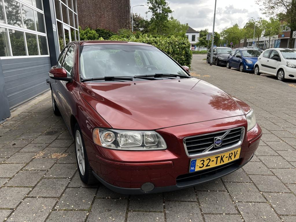 Volvo S60 2.0T Airco Apk tot 5-05-2027 (bj 2006), Auto's, Volvo, Gebruikt, 1984 cc, Handgeschakeld, 1600 kg