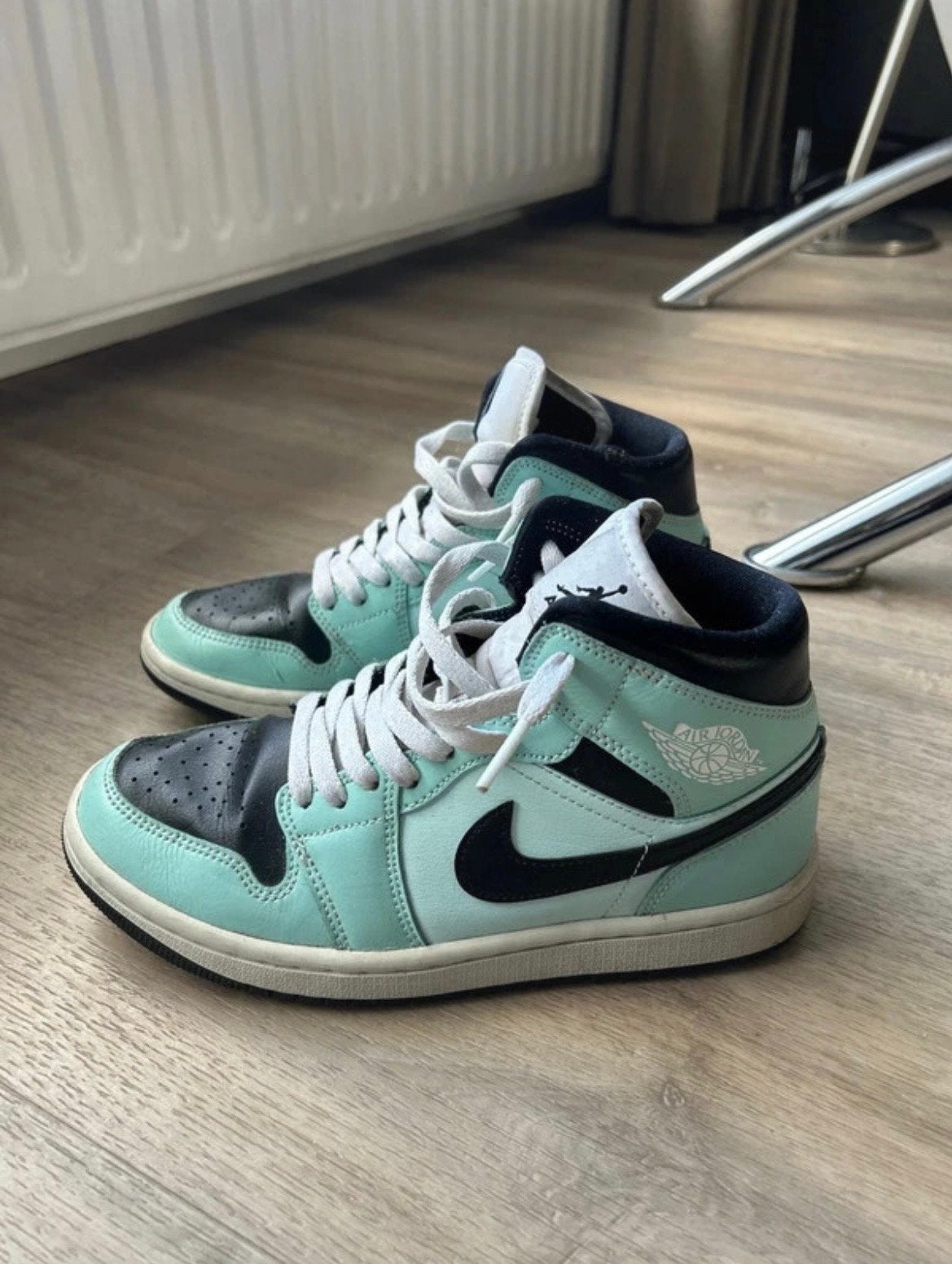 Jordan Air Mid sneakers - Maat 37,5, Kleding | Dames, Schoenen, Ophalen of Verzenden, Gedragen, Overige kleuren, Sneakers of Gympen
