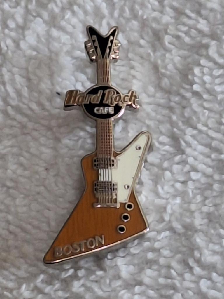 Hard Rock Cafe : BOSTON , USA,  Fraaie ,Emaille Pin, Verzenden, Zo goed als nieuw, Merk, Speldje of Pin