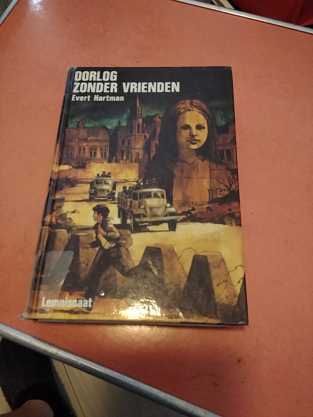 Evert hartman oorlog zonder vrienden € 5, Boeken, Ophalen of Verzenden, Gelezen