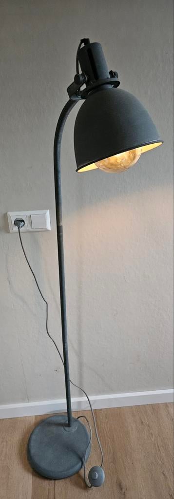 Staande lamp, Huis en Inrichting, Lampen | Vloerlampen, Ophalen, 150 tot 200 cm
