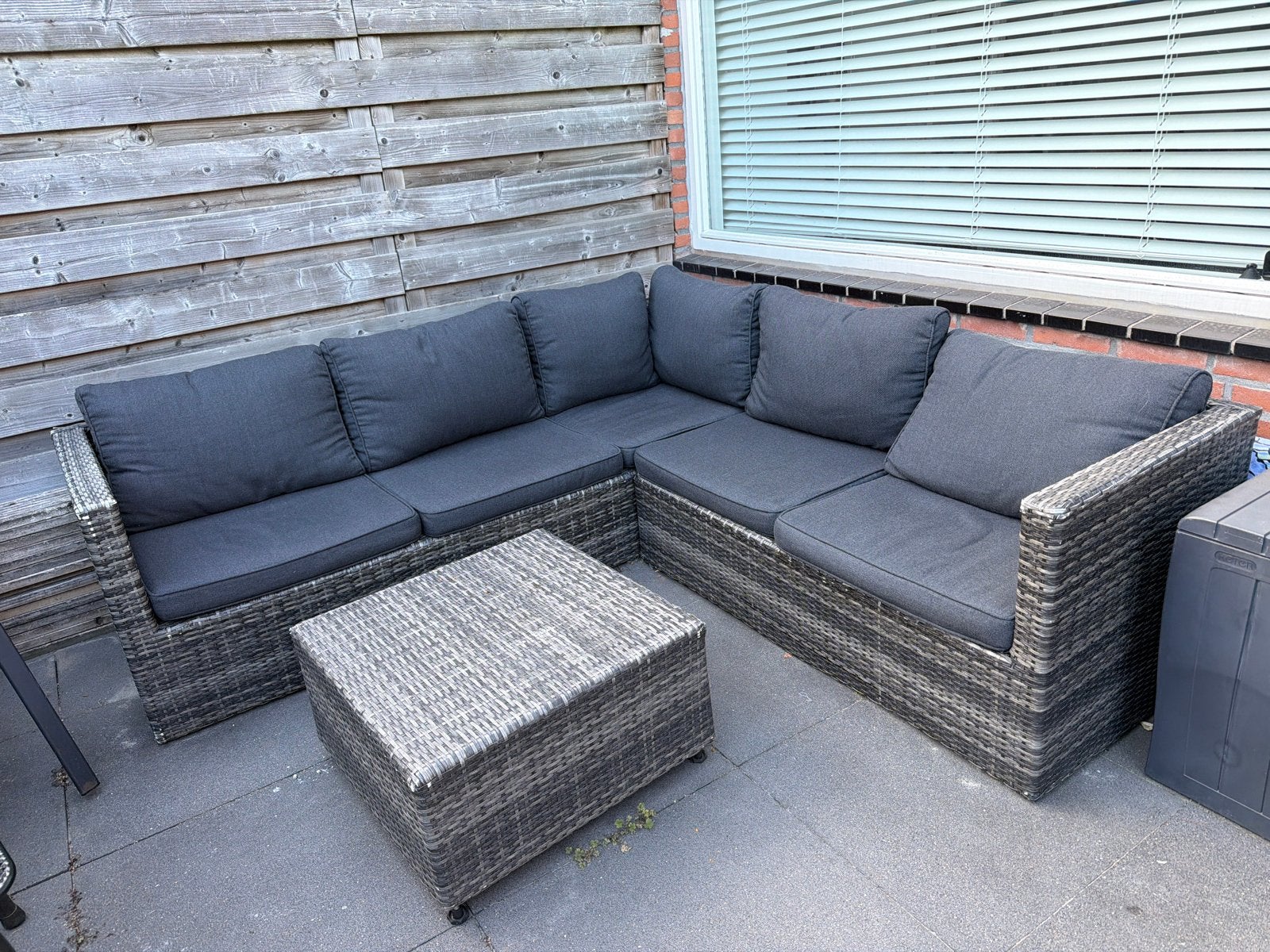 Comfortabele Wicker Loungeset met Kussens en Tafel, Ophalen, 5 zitplaatsen, Gebruikt, Loungeset