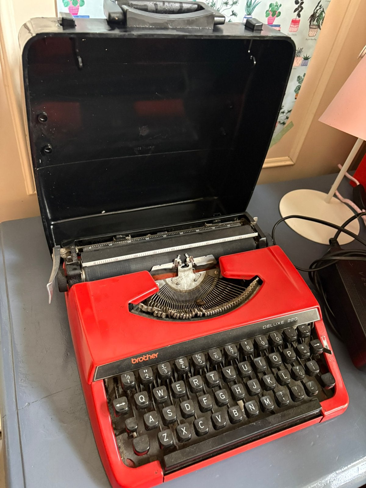 Vintage retro typemachine brother deluxe 220 oranje rood, Diversen, Ophalen of Verzenden, Gebruikt