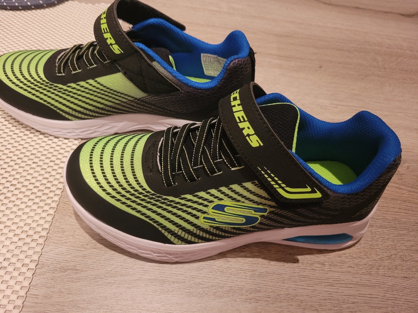 Skechers Sportschoenen Maat 35 - Zwart/Neon Groen, Kinderen en Baby's, Kinderkleding | Schoenen en Sokken, Ophalen, Nieuw, Skechers