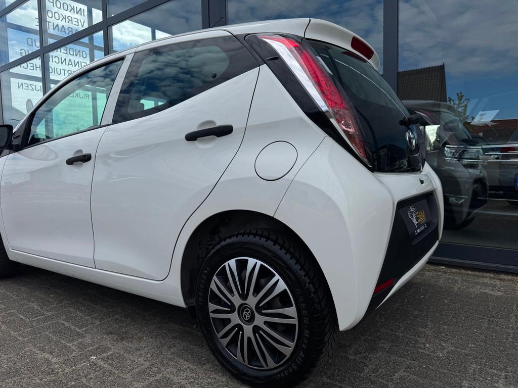 Toyota Aygo 1.0 VVT-i x-fun, Auto's, Voorwielaandrijving, Gebruikt, Euro 6, Wit