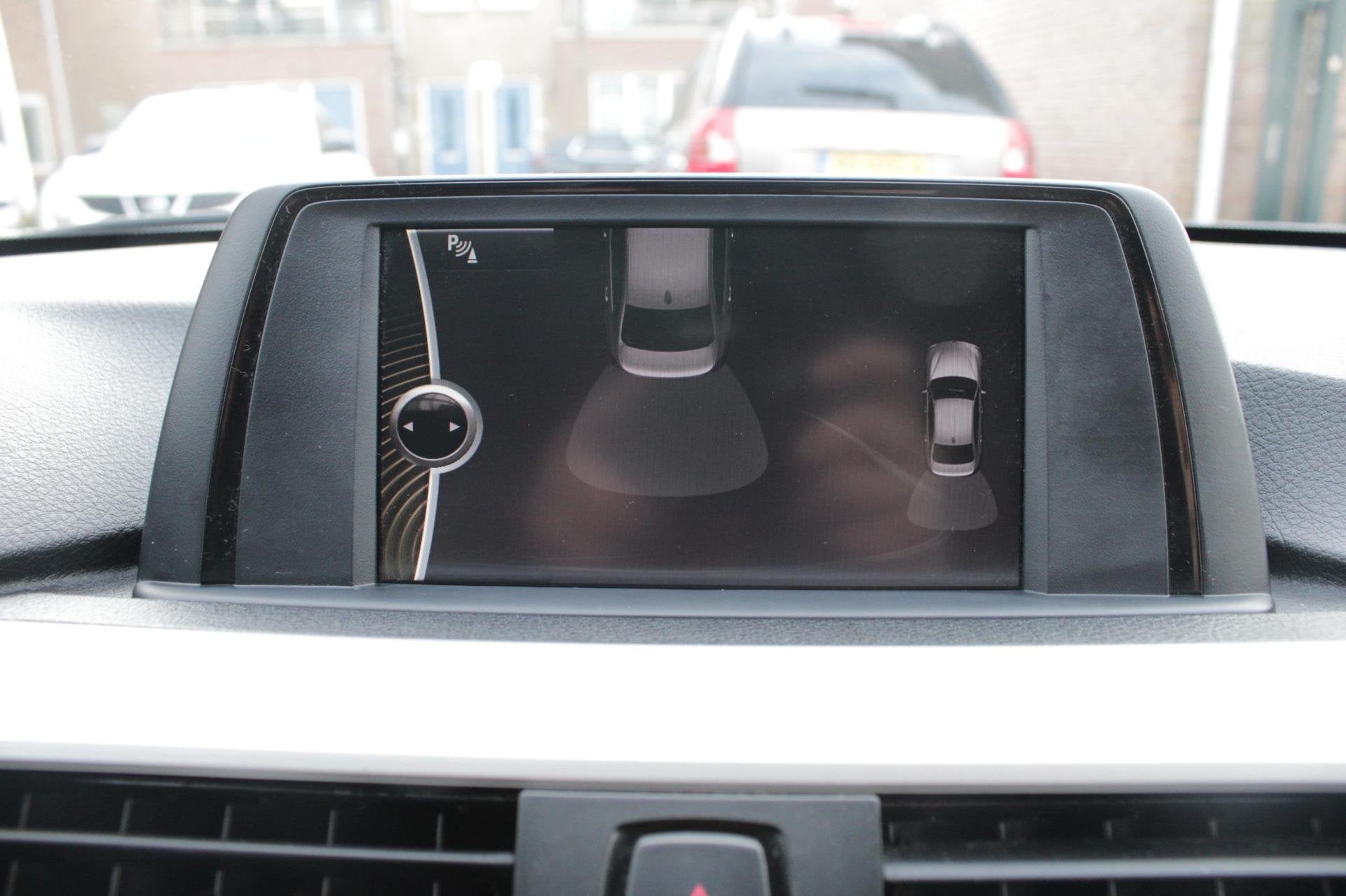 Foto 11 van BMW 3-serie 316i High Executive | Airco | Navi |Elec ramen |