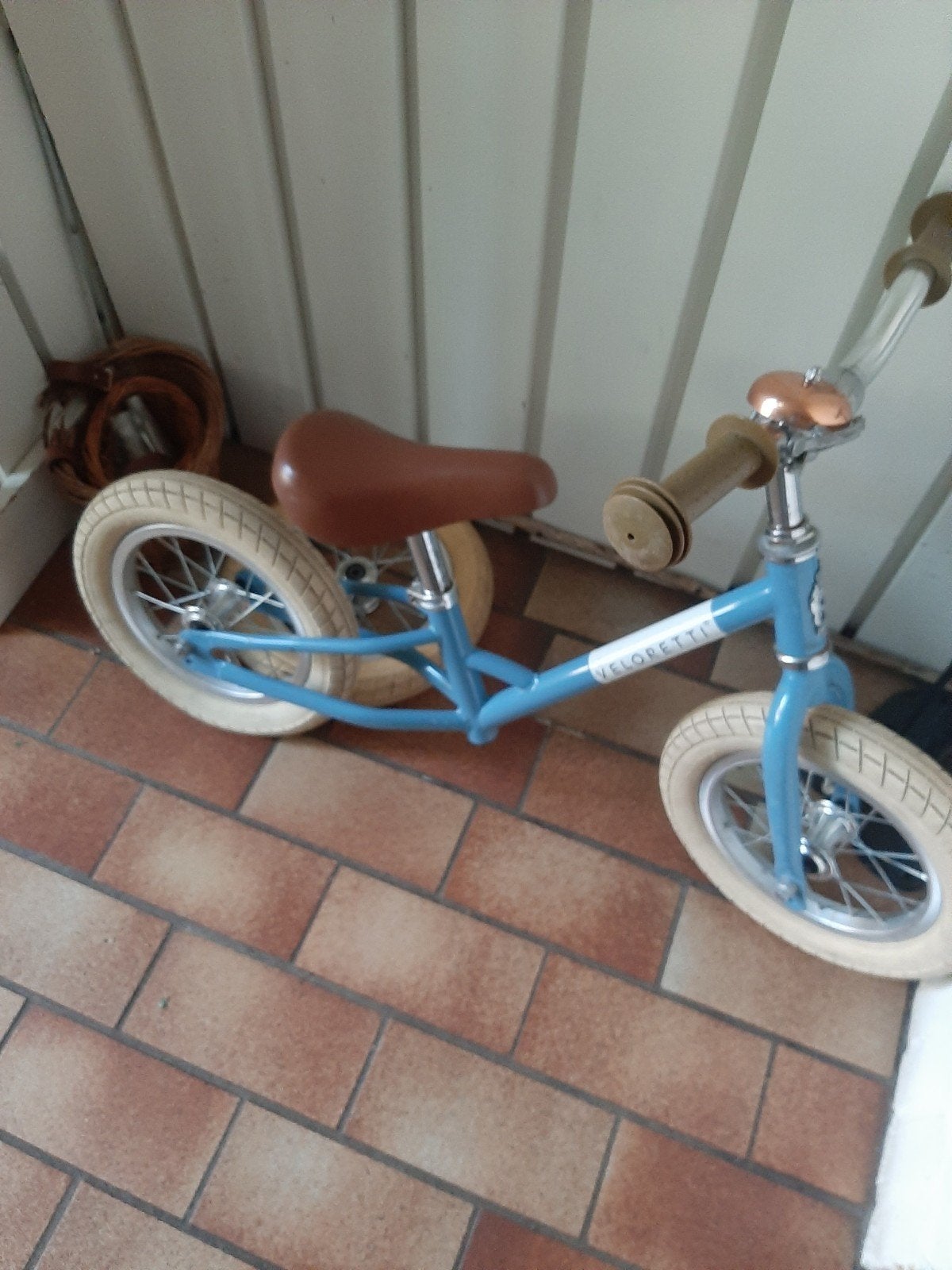 Veloretti loopfiets/driewh. lichtblauw met bruin zadel, Fietsen en Brommers, Fietsen | Kinderfietsjes, Ophalen, Gebruikt, Minder dan 16 inch