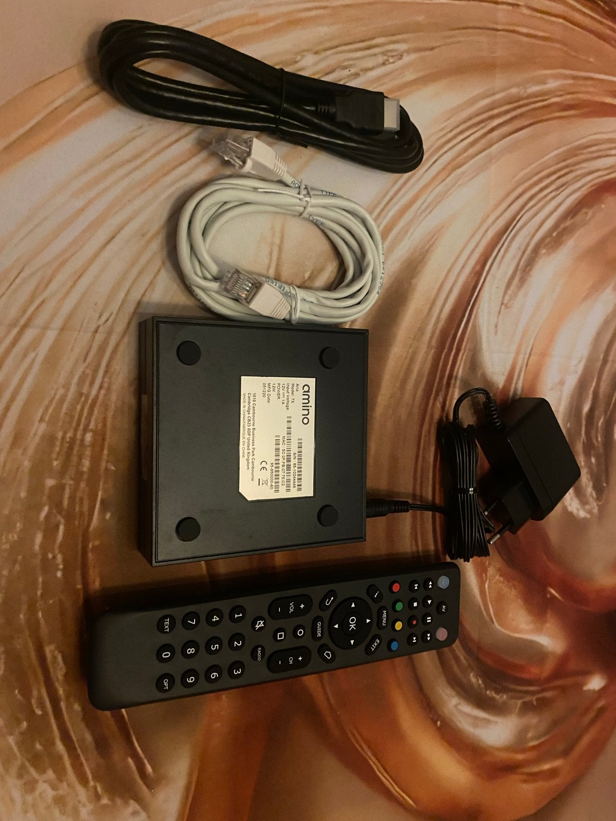 Amino A140 IPTV Decoder met afstandsbediening en kabels, Ophalen of Verzenden, Gebruikt, Decoder