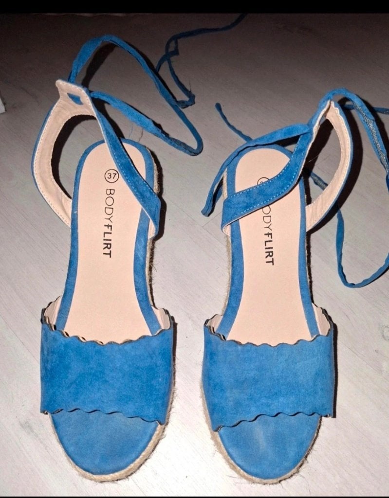 Bodyflirt blauwe espadrille sandalen maat 38, Kleding | Dames, Blauw, Zo goed als nieuw, BODYFLIRT, Sandalen of Muiltjes