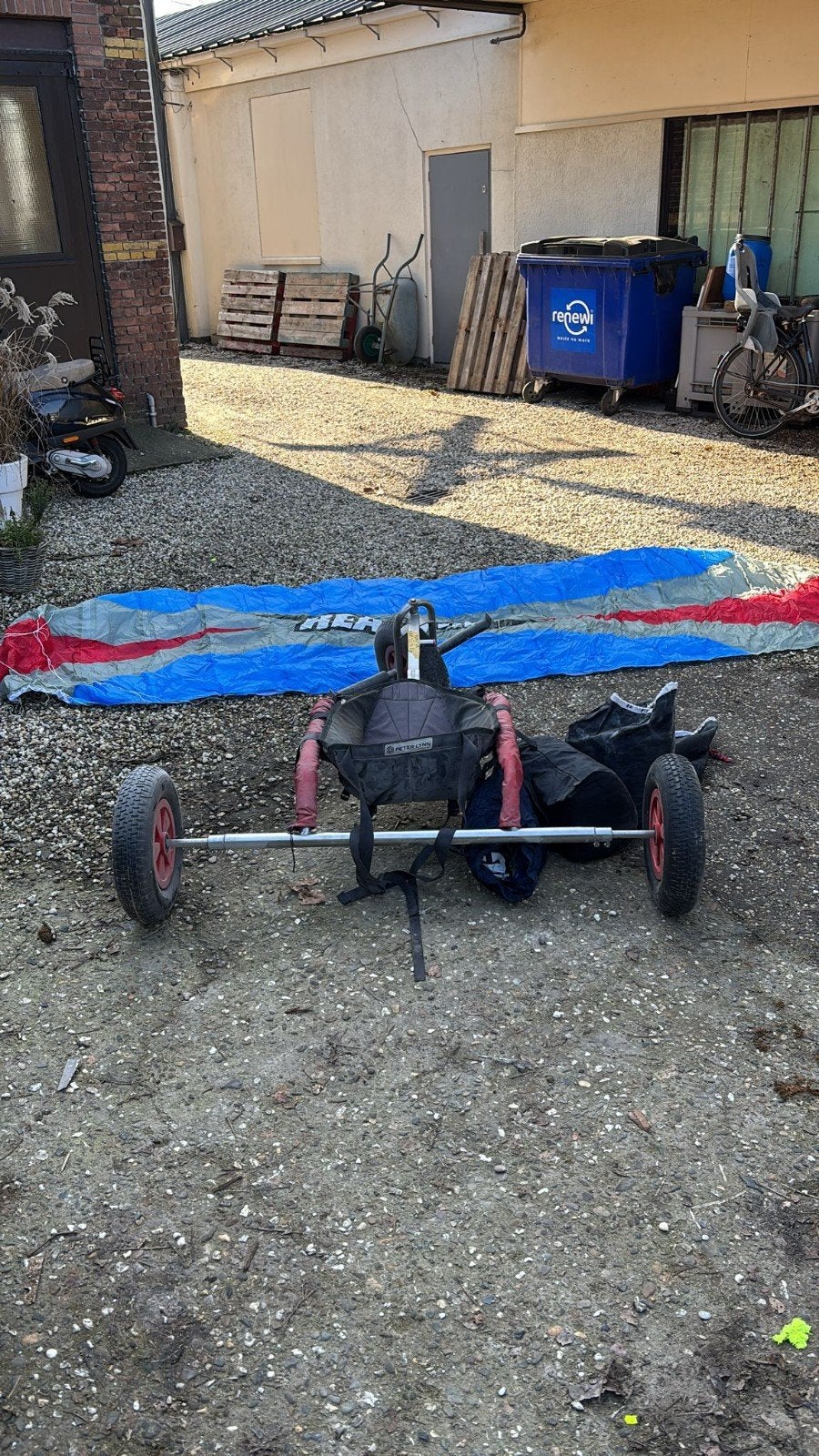Kitebuggy met diverse Reactor kite s, Watersport en Boten, Ophalen, Gebruikt, Overige typen, Geen board
