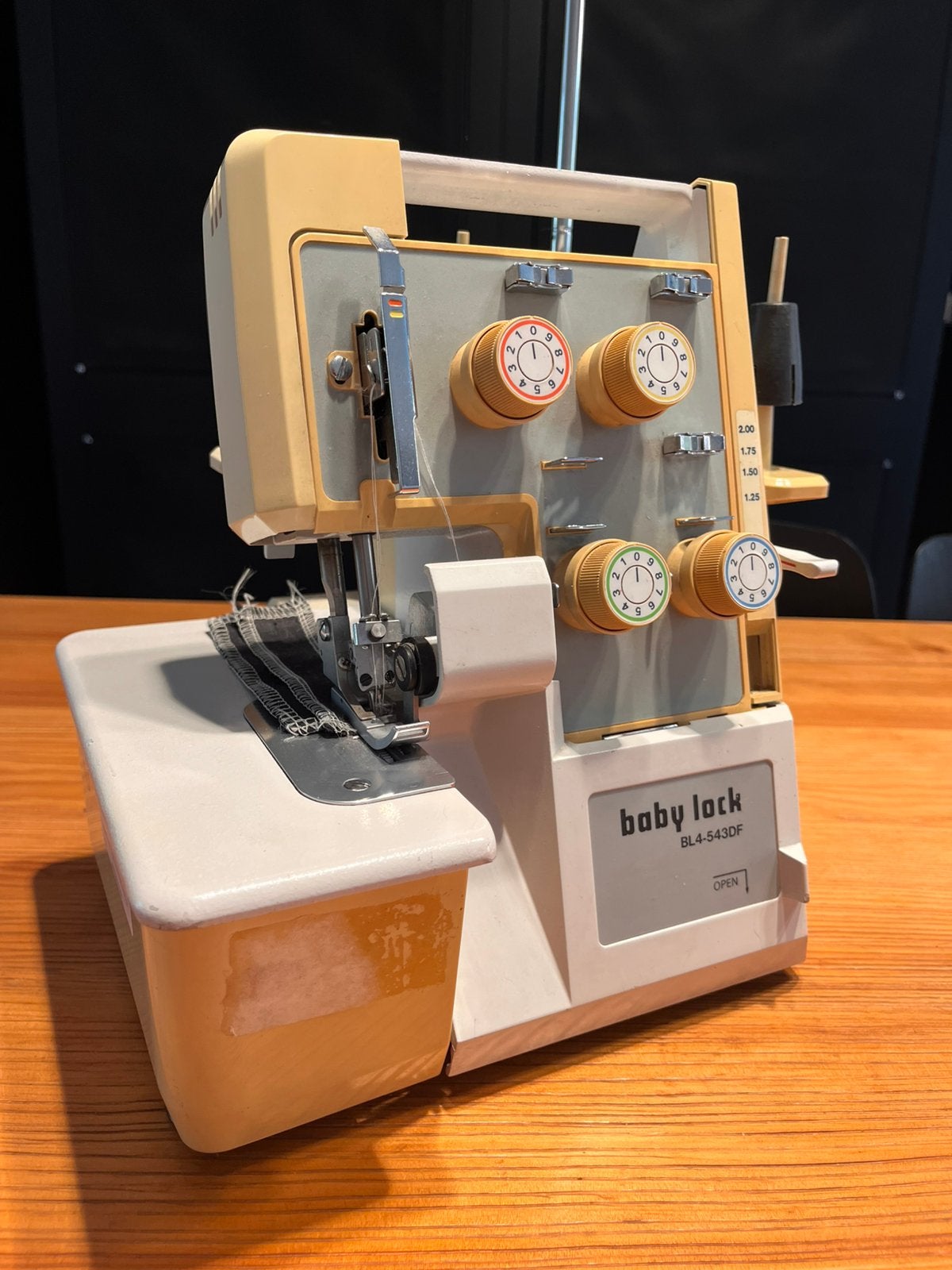 BABY LOCK BL4-543DF lockmachine, Hobby en Vrije tijd, Ophalen of Verzenden, Gebruikt, Lockmachine, Overige merken