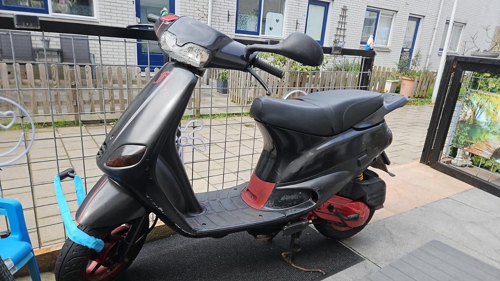 Piaggo zip 2takt, Fietsen en Brommers, Scooters | Piaggio, Ophalen, Gebruikt, Tweetakt, Zip