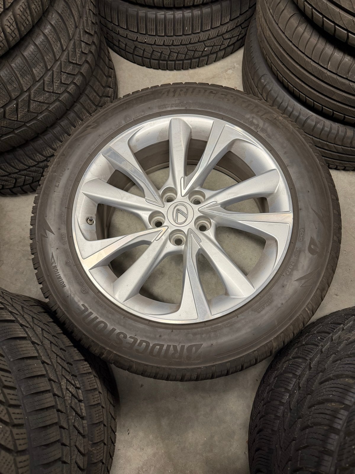 Originele Lexus NX300h Winterset - Banden en Velgen, Auto-onderdelen, Ophalen, 18 inch, Gebruikt, Banden en Velgen