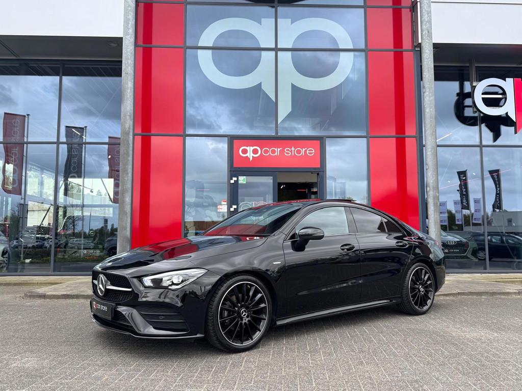 Mercedes-Benz CLA-klasse 200 AMG Edition | Panorama | Night, CLA, Gebruikt, 4 cilinders, 715 kg