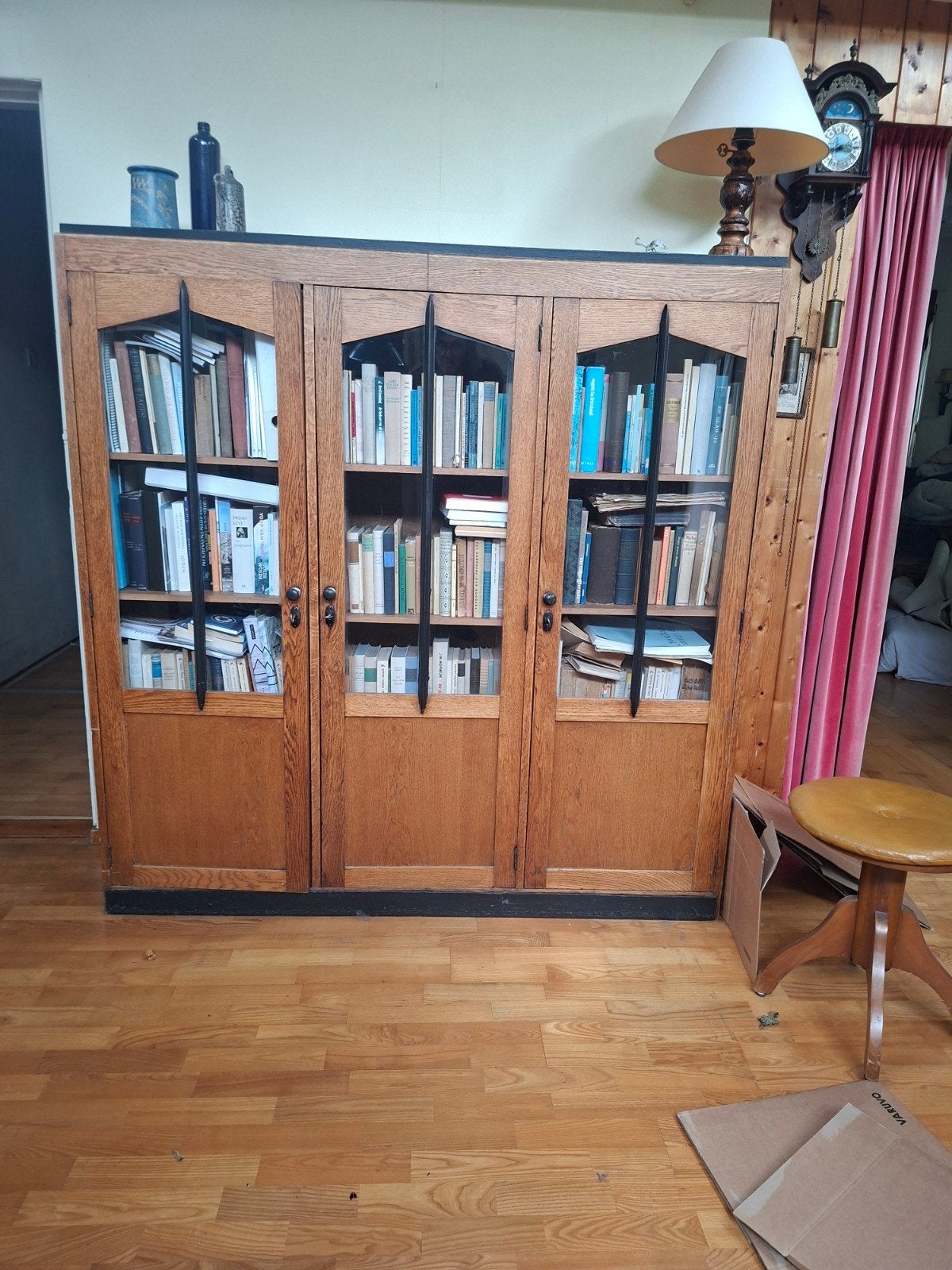Art Deco boekenkast Amsterdamse school + bureau bijpassend, Ophalen of Verzenden, Gebruikt, 25 tot 50 cm, 150 tot 200 cm