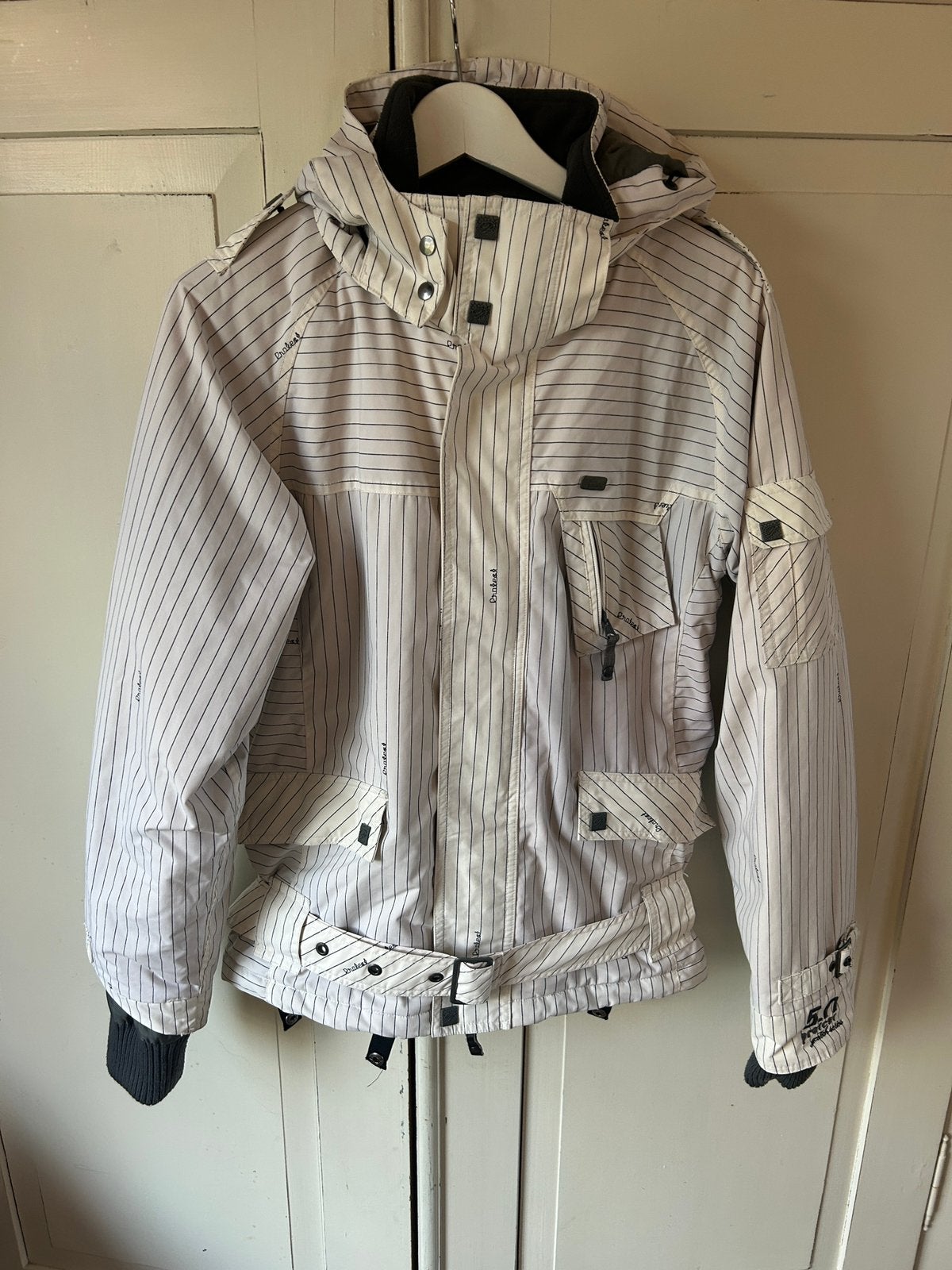 Protest skijas/ snowboard jas in zeer goede staat, Kleding | Dames, Ophalen, Zo goed als nieuw, Maat 38/40 (M), Jack
