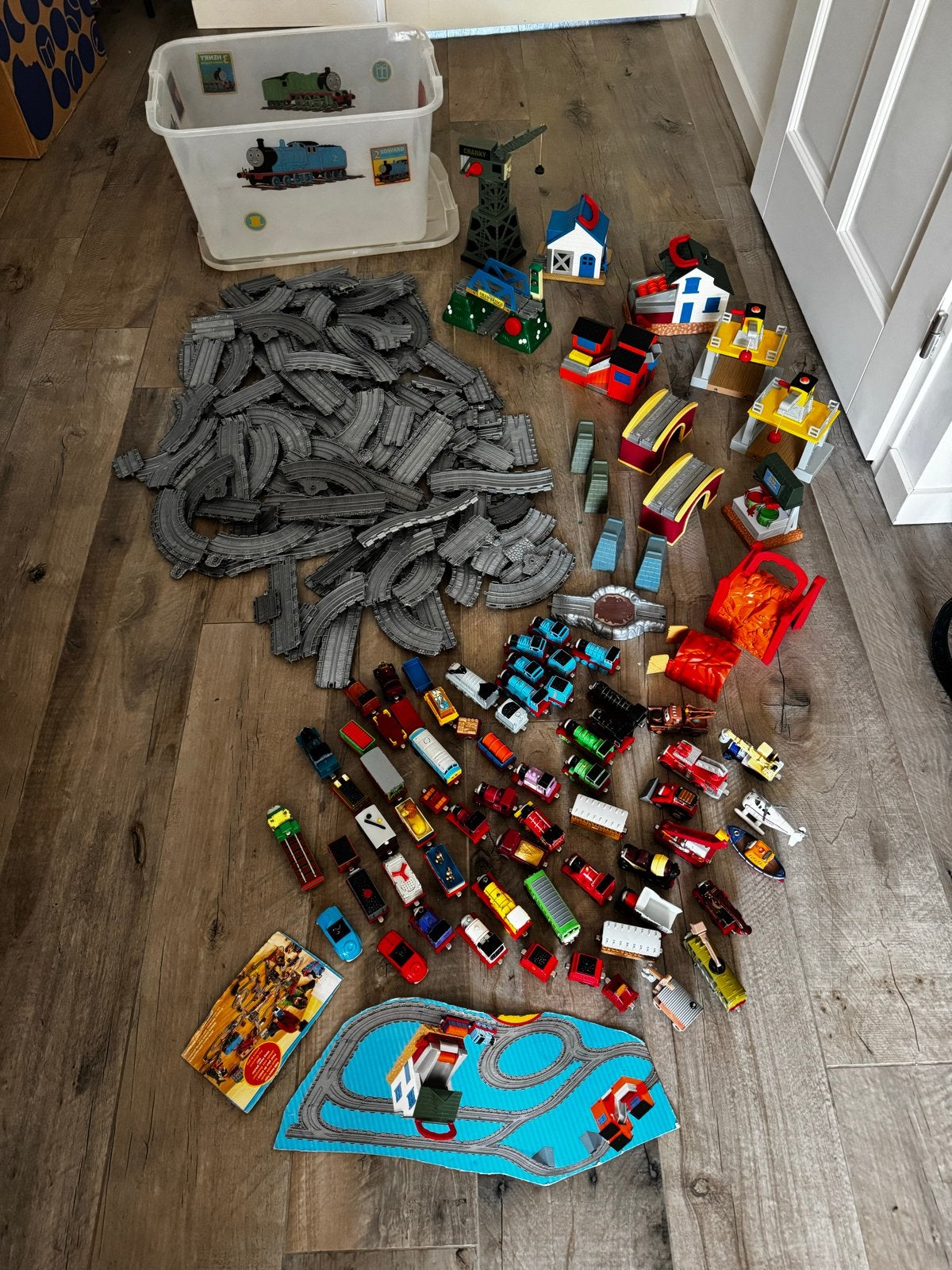 Grote collectie Thomas de Trein spoorbaan en treinen, Kinderen en Baby's, Speelgoed | Speelgoedvoertuigen, Ophalen, Gebruikt