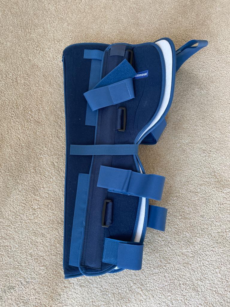 Actimove Geni Tri-panel knie brace, Diversen, Braces, Ophalen of Verzenden, Zo goed als nieuw