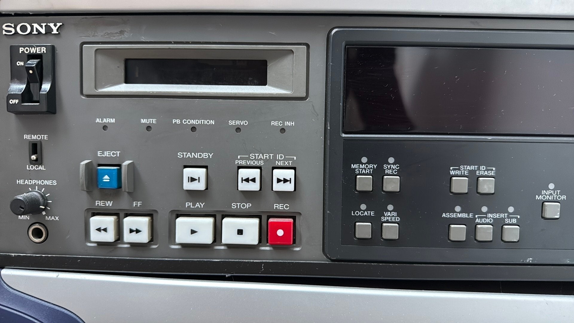 Sony PCM 7010, Ophalen