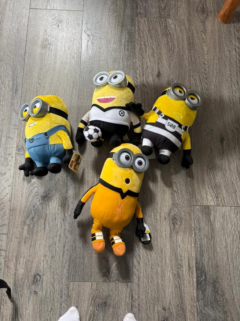 Set van 4 Minions knuffels - Despicable Me, Gebruikt, Overige merken, Overige karakters, Overige typen